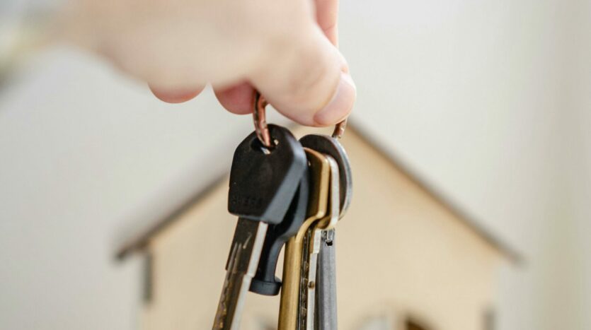 Vendre sa maison et garder son prêt : est-ce possible ?